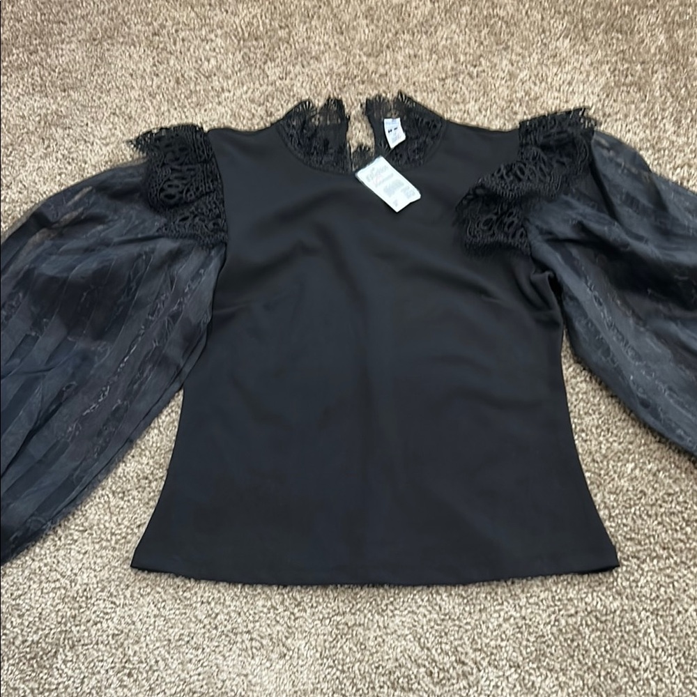 Elegant Black Fitted Ruffled Blouse